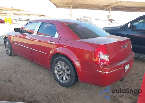 2010 Chrysler 300 Touring z USA, uszkodzony, nr VIN 2C3CA4CD9AH135494